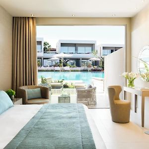 Family Room Private Garden Pool View